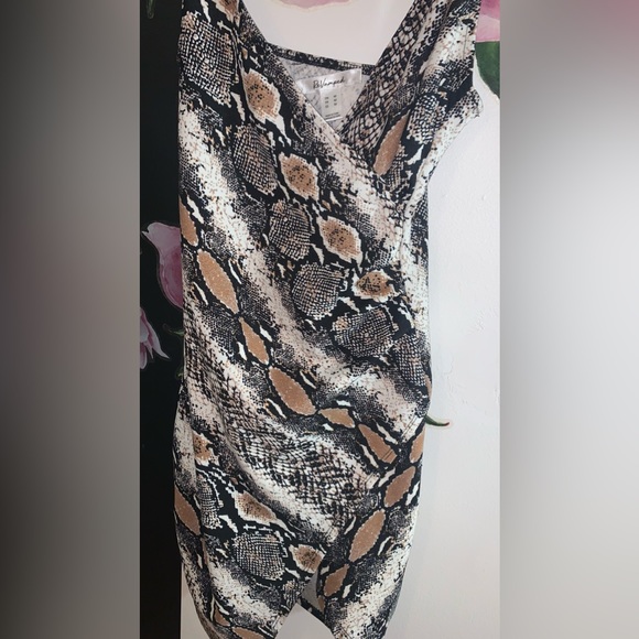 REVAMPED🤎 Snake Skin Dress. - Picture 5 of 8